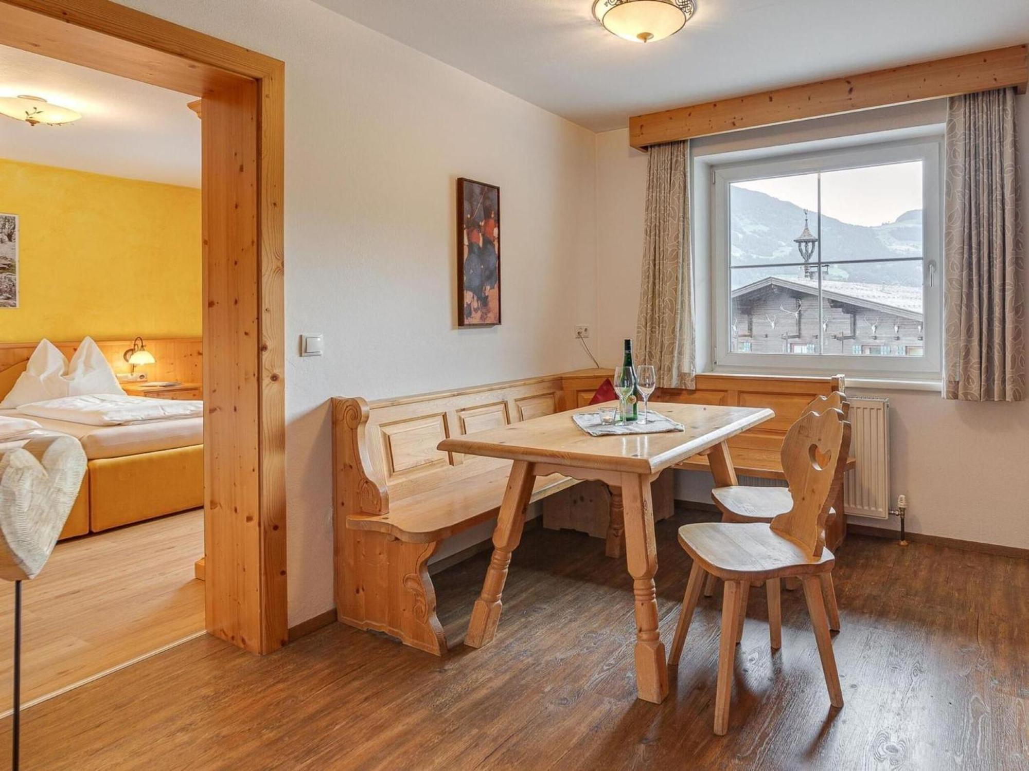 Apartment In Fuegen With A Garden ภายนอก รูปภาพ