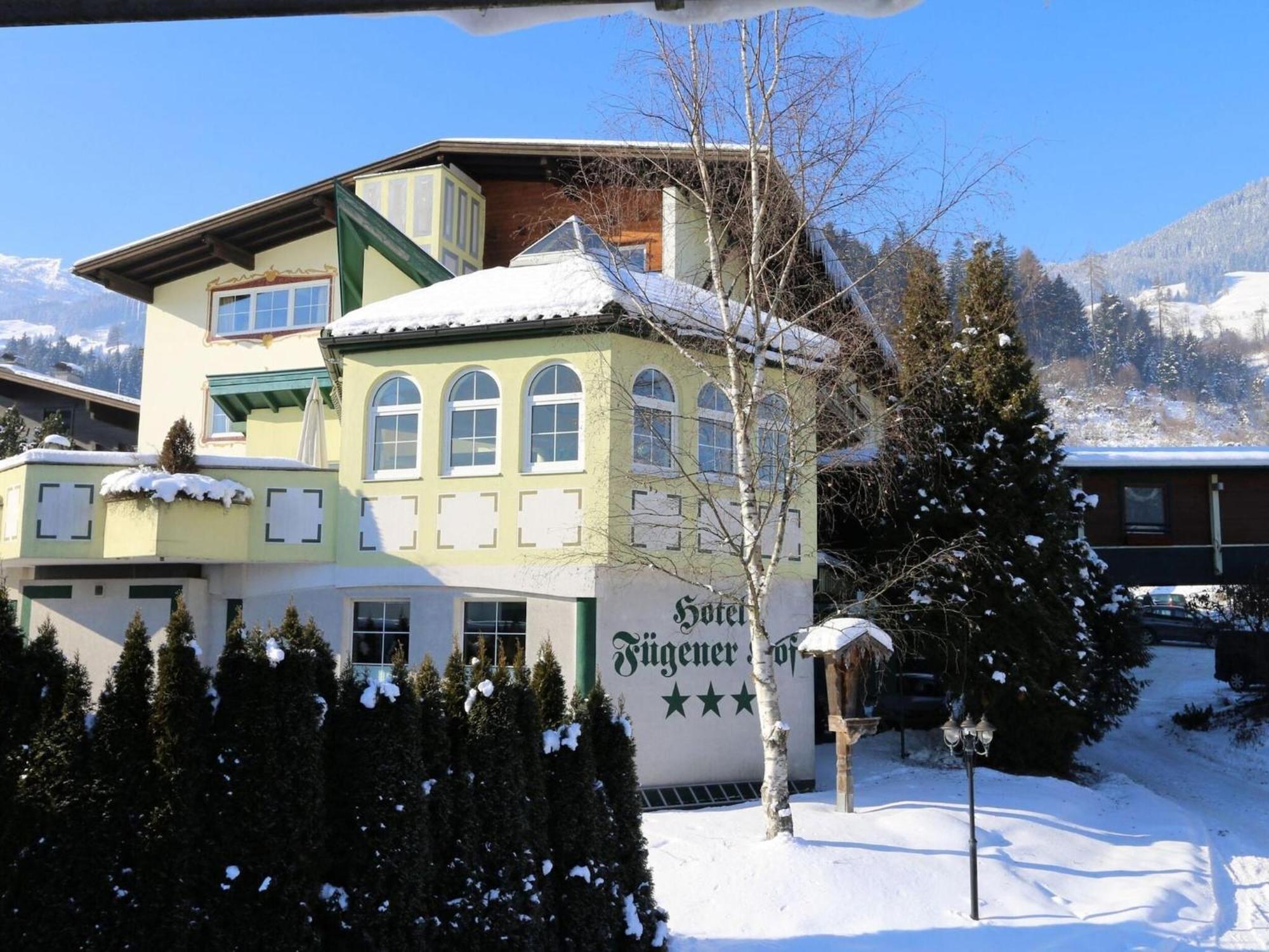 Apartment In Fuegen With A Garden ภายนอก รูปภาพ