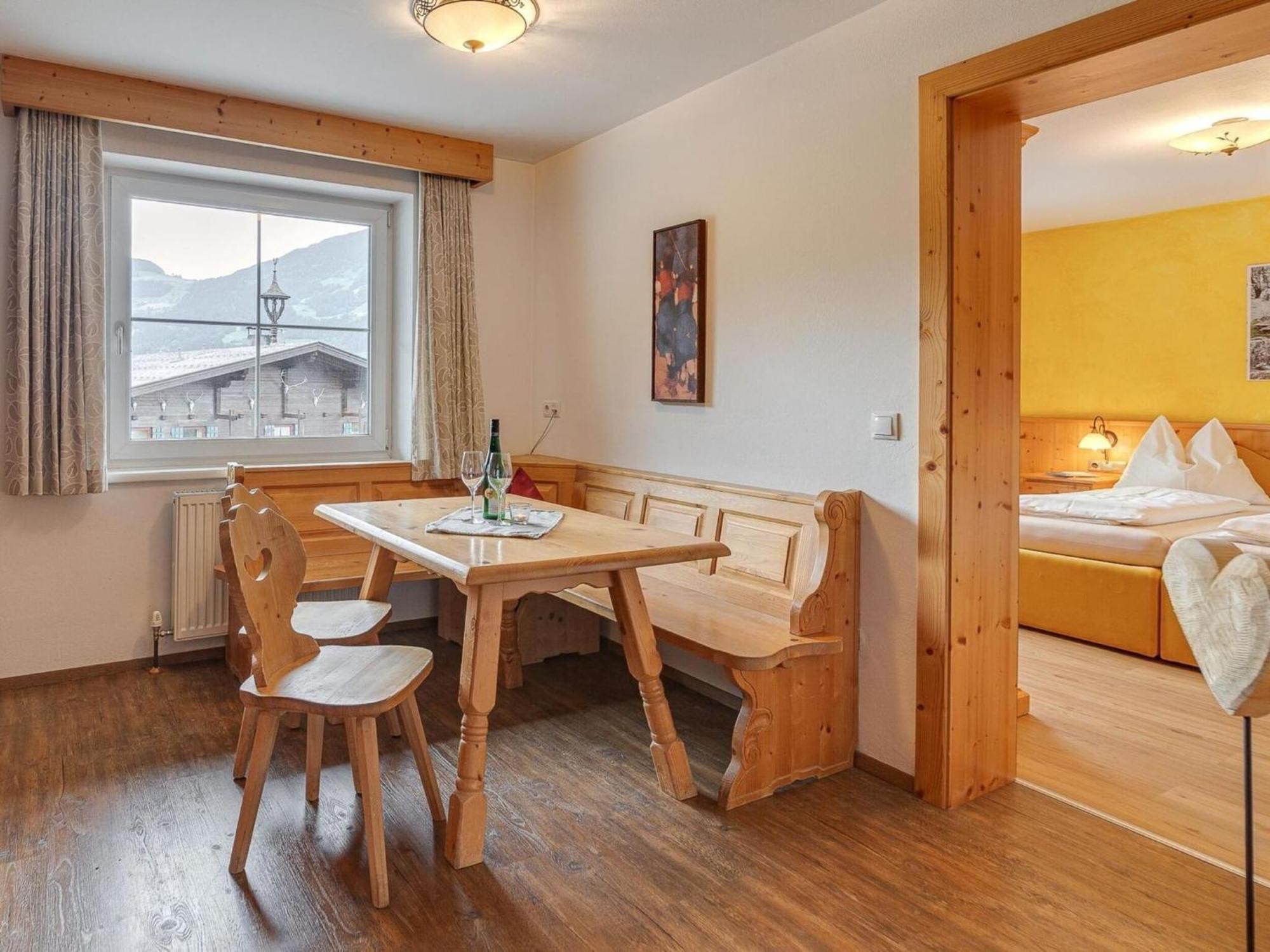 Apartment In Fuegen With A Garden ภายนอก รูปภาพ