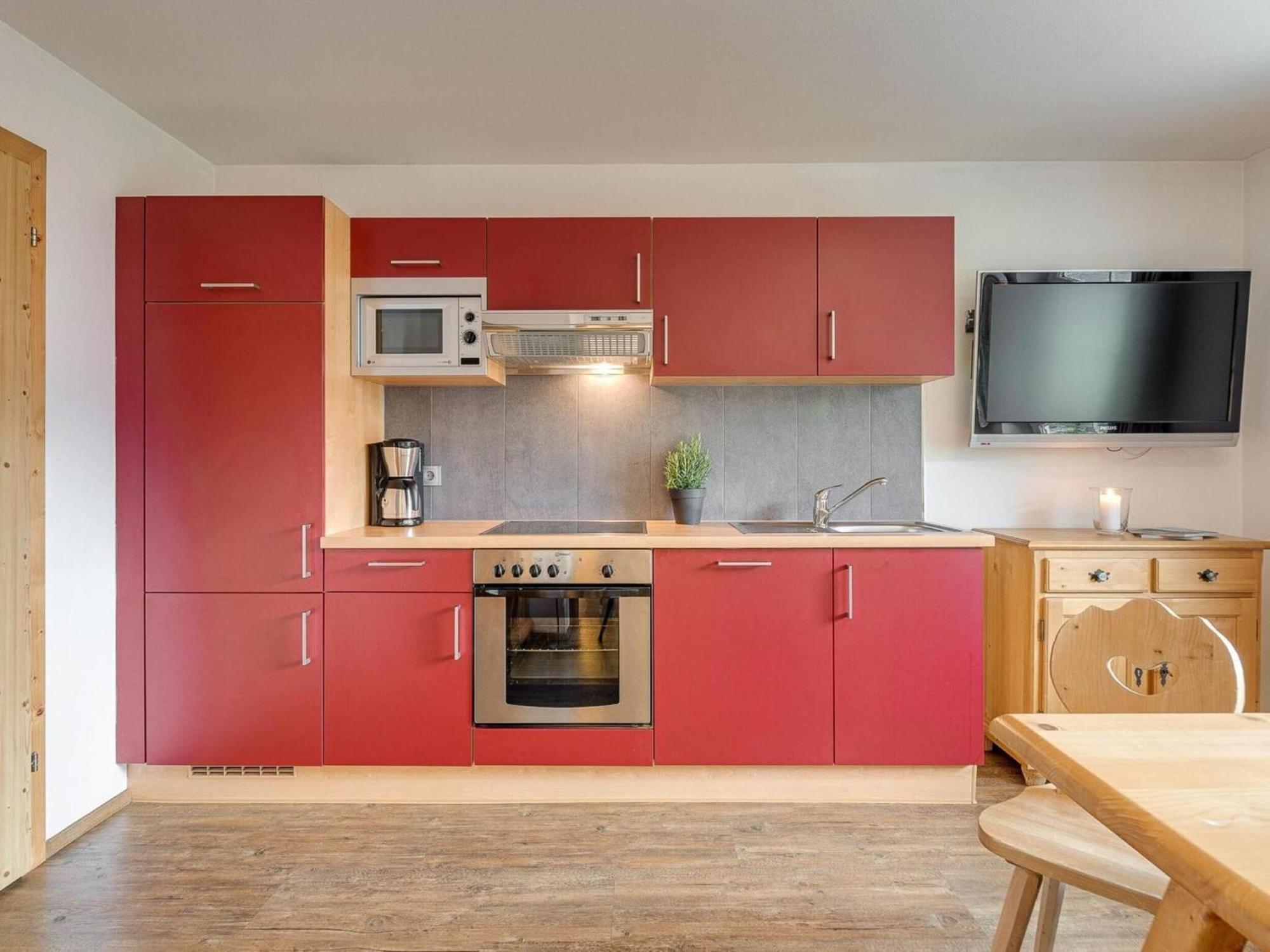 Apartment In Fuegen With A Garden ภายนอก รูปภาพ
