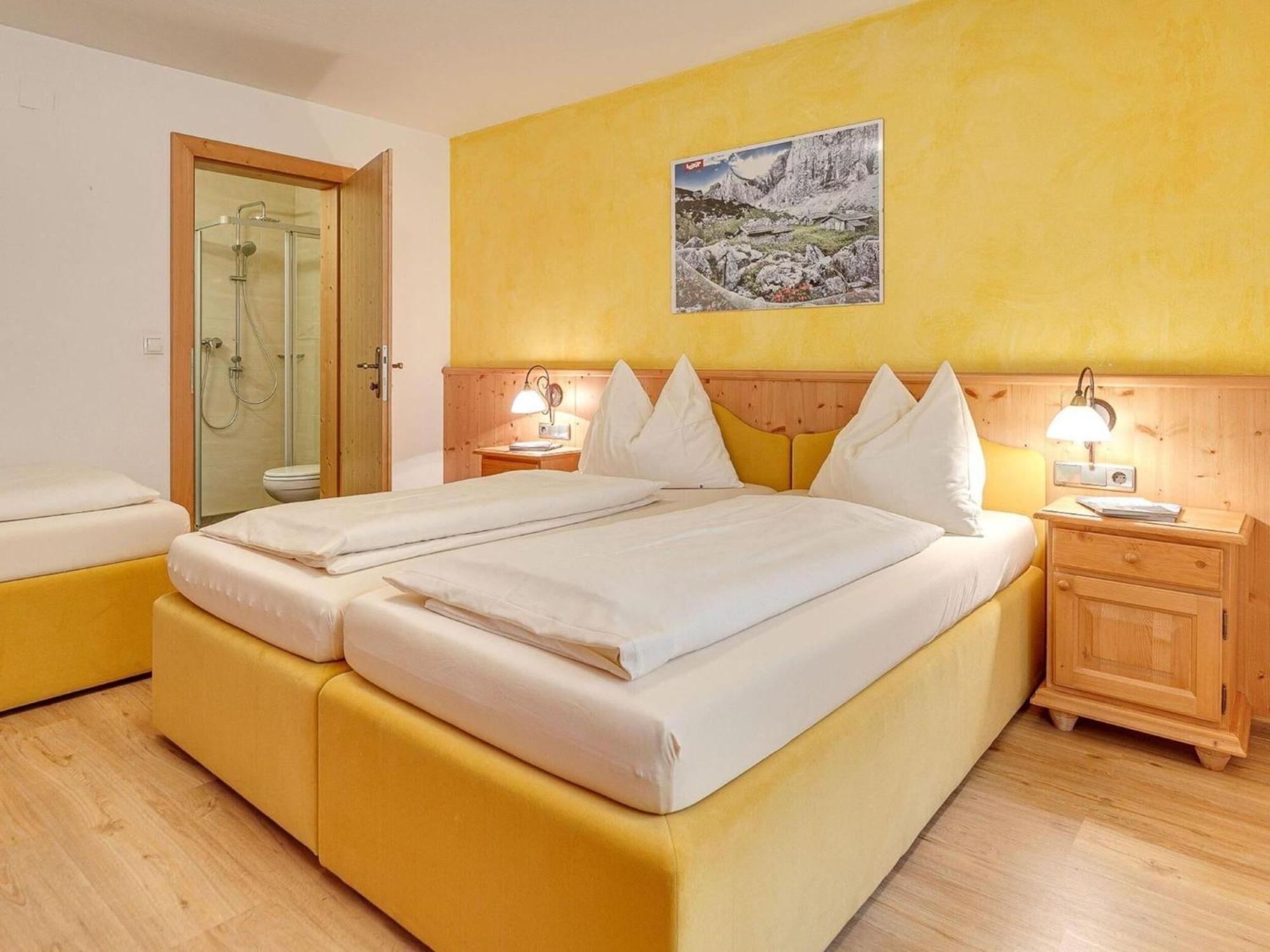 Apartment In Fuegen With A Garden ภายนอก รูปภาพ