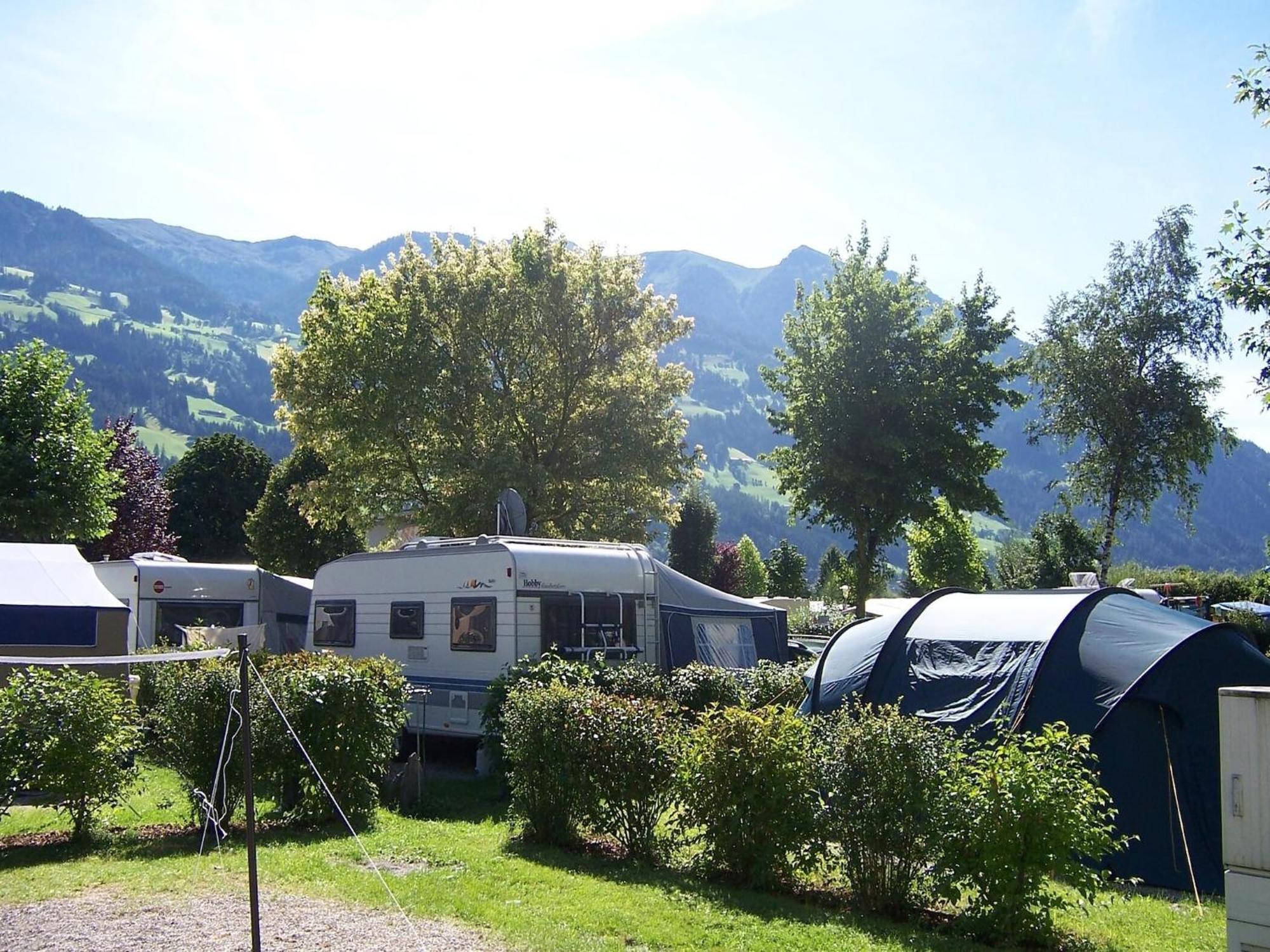 Apartment In Fuegen With A Garden ภายนอก รูปภาพ
