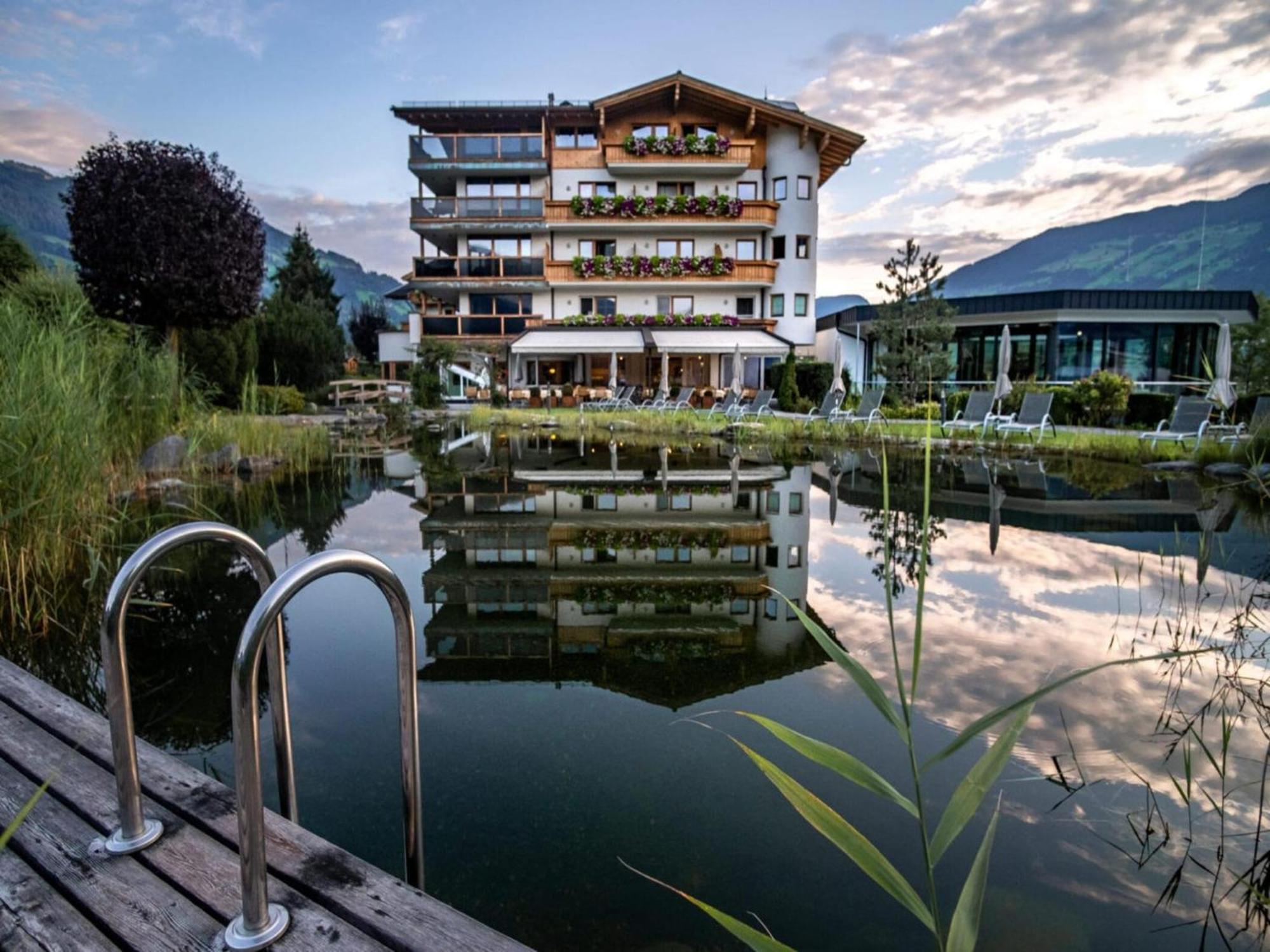 Apartment In Fuegen With A Garden ภายนอก รูปภาพ